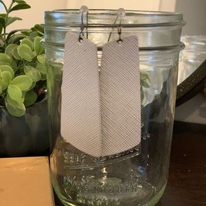 Nickel & Suede silver leaf Gem earrings